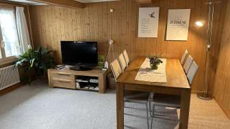 Wohnzimmer und Esszimmer 